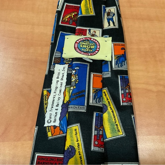 Ringling Bros. Barnum & Bailey Combined Shows, Inc, Tie. With paper tag attached - Picture 2 of 7
